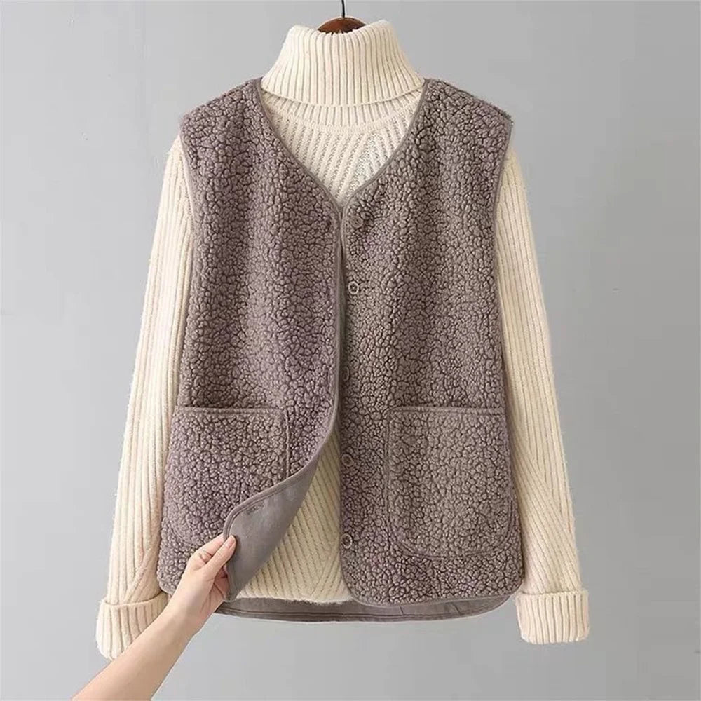 Women's Faux Shearling Vest V-Neck Button-Front Sleeveless Cardigan with Pockets