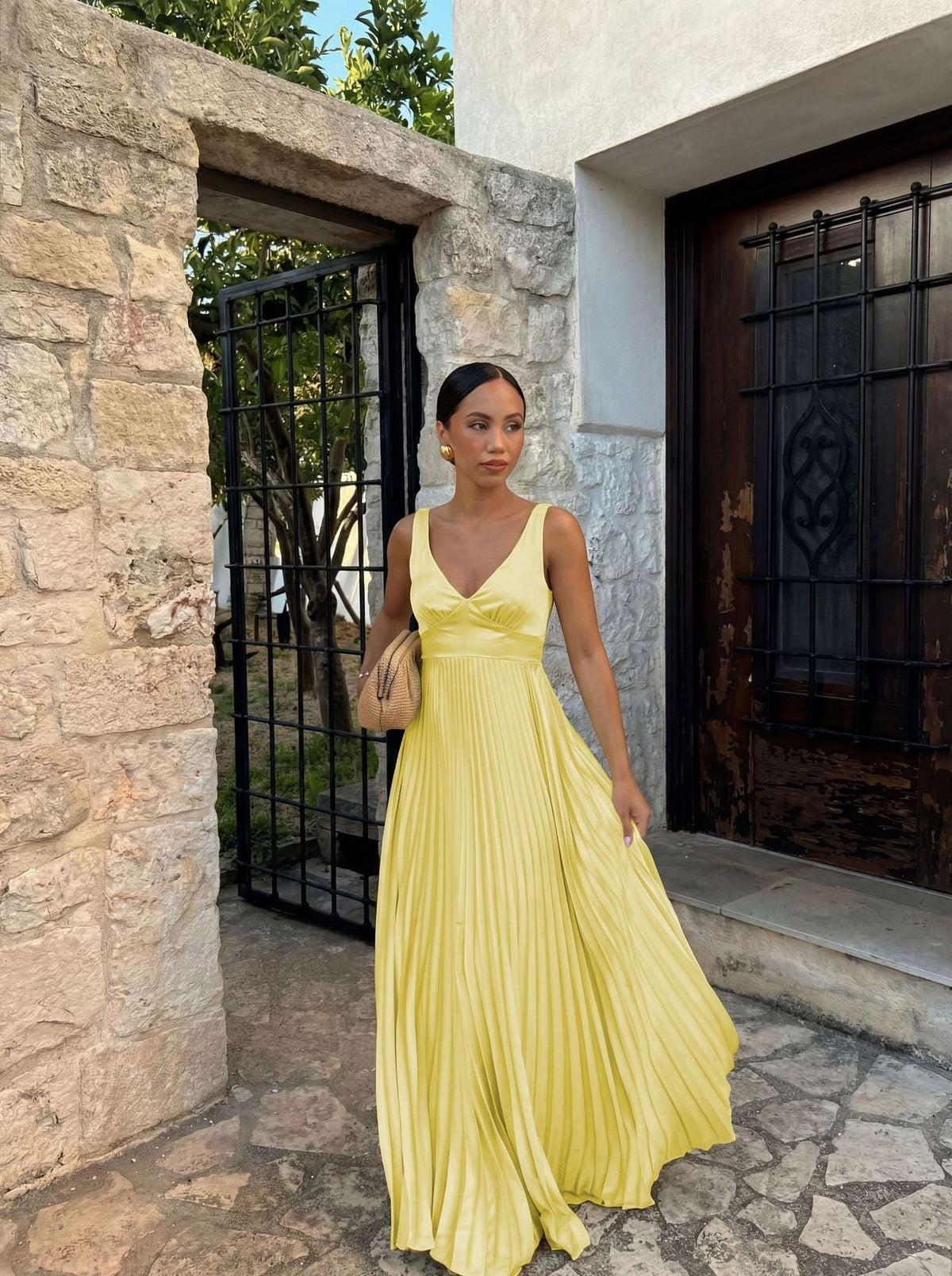 Women's Wedding Guest Maxi Dress V-Neck Pleated Sleeveless A-Line Formal