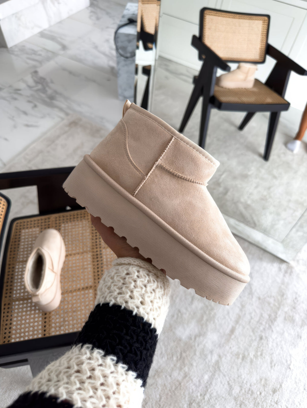 Lilly | Women's Suede Platform Mini Winter Boot