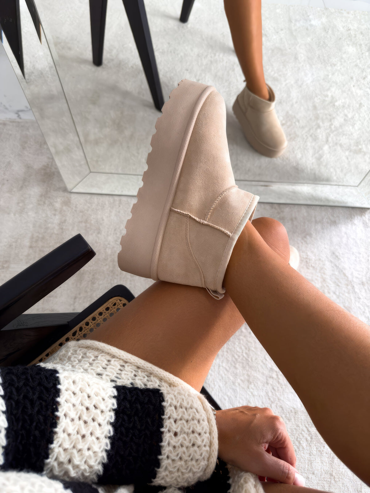 Lilly | Women's Suede Platform Mini Winter Boot