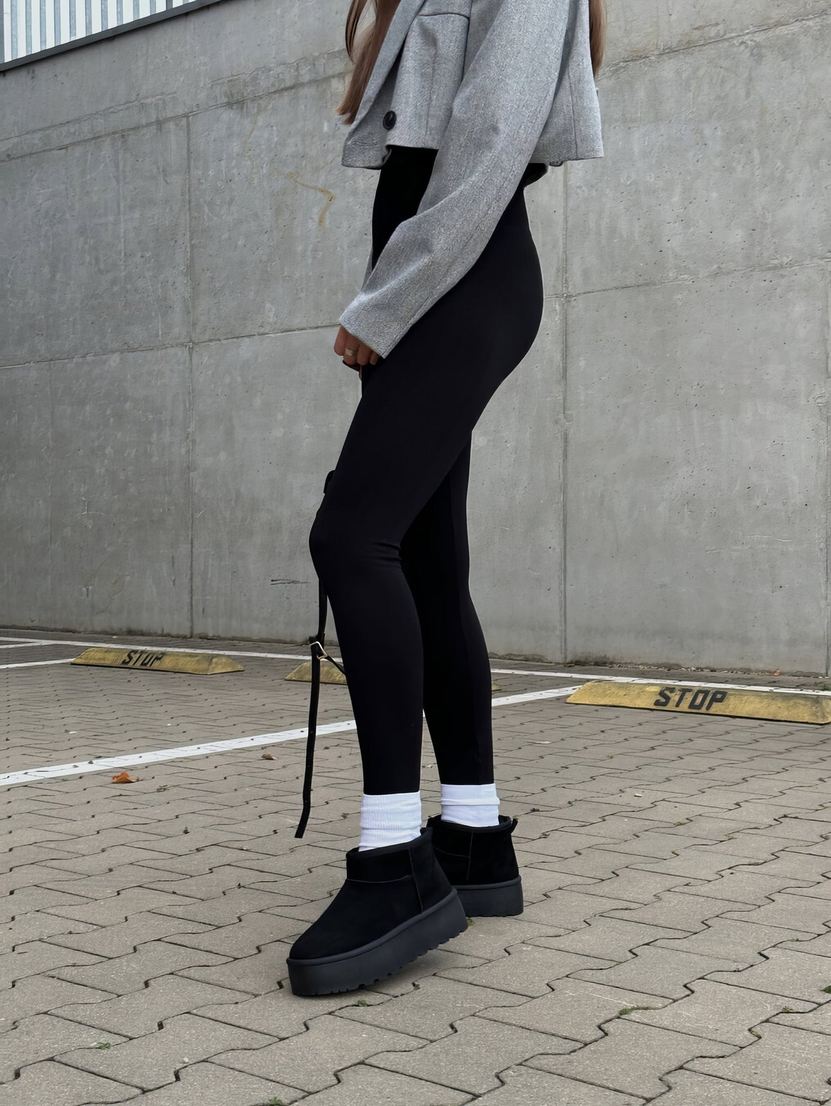 Lilly | Women's Suede Platform Mini Winter Boot