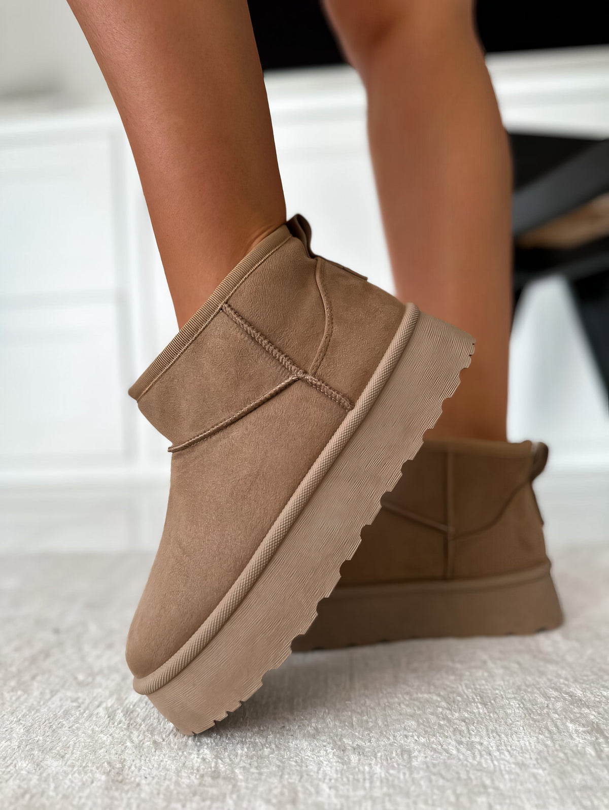 Lilly | Women's Suede Platform Mini Winter Boot