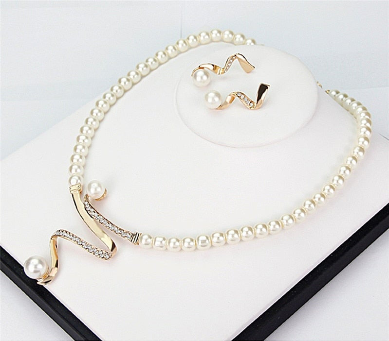 Pearl Jewelry Collection: Necklace and Earring Set