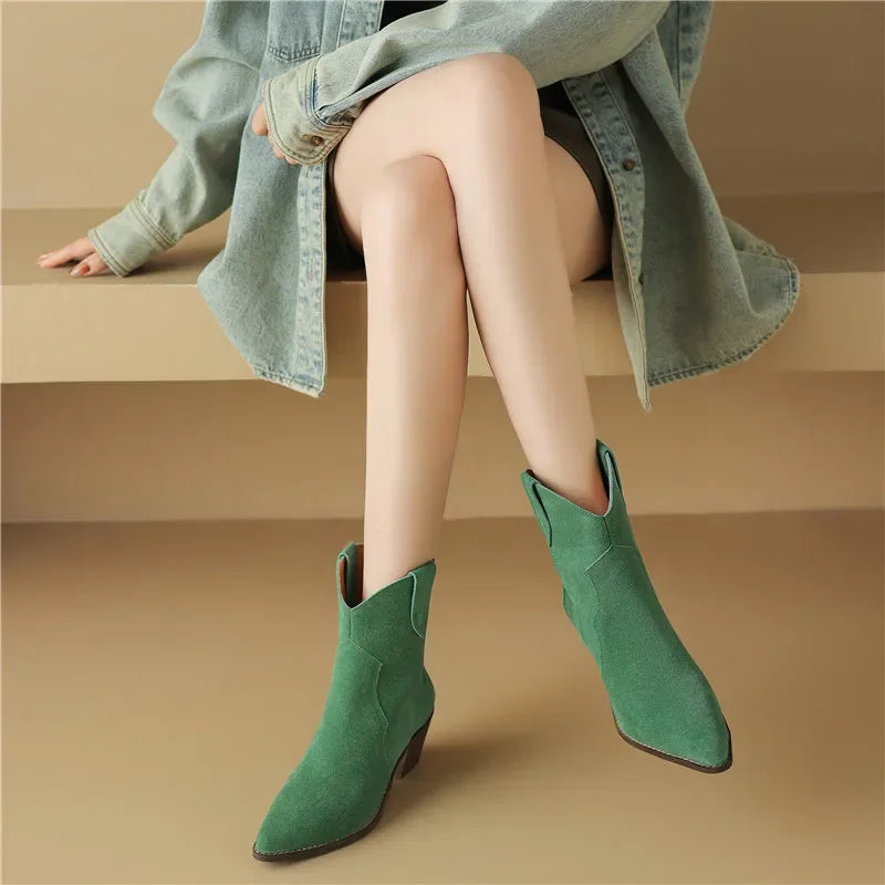 Chic Suede Western Boots for Stylish Outings