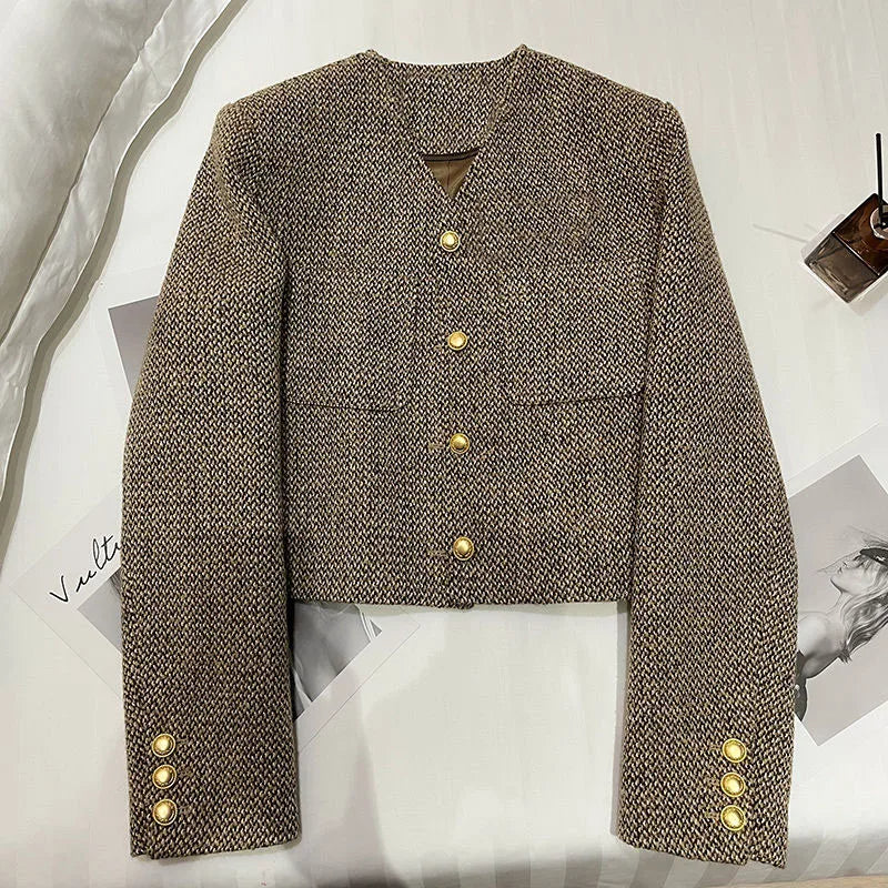 Chic Women’s Cropped Blazer with Gold Buttons for Any Occasion