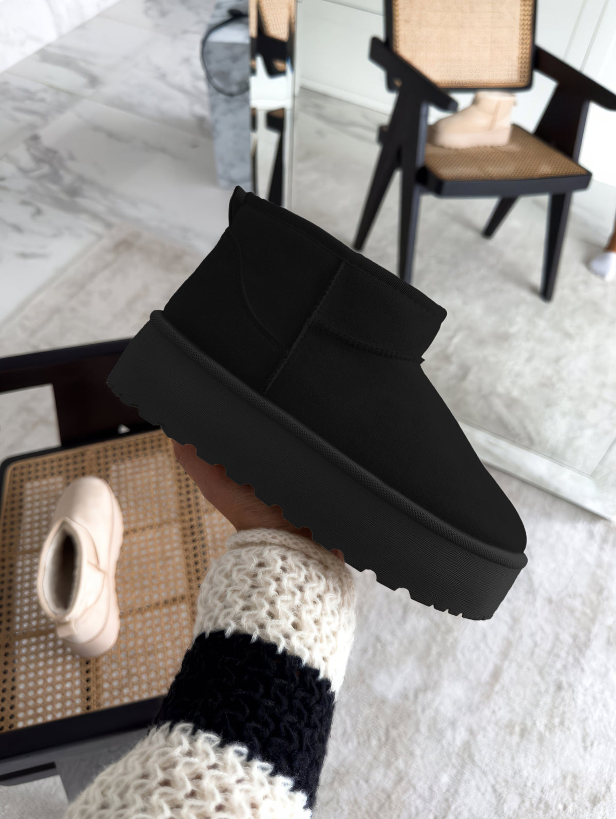 Lilly | Women's Suede Platform Mini Winter Boot