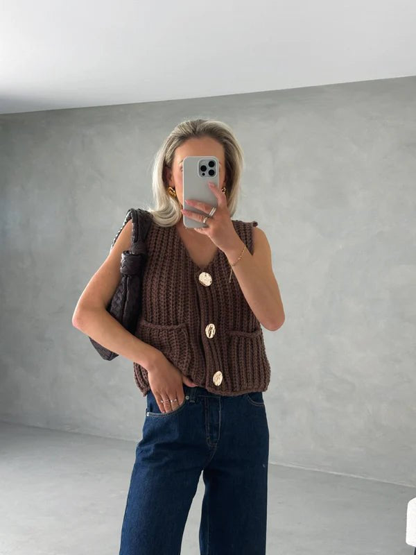 Women's Knit Vest Sleeveless Crew Neck Button Front Textured Patch Pockets